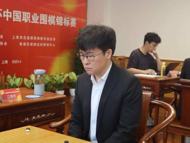 触手怪物入侵女性乳动漫